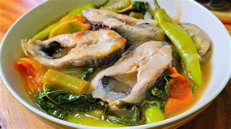  Sinigang na Isda: Experience the Tangy Symphony of Sourness and Fresh Seafood Flavors!